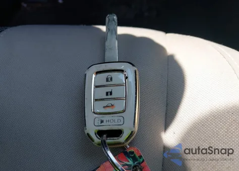 2016 Honda Civic Lx z USA, uszkodzony, nr VIN 19XFC2F52GE012569